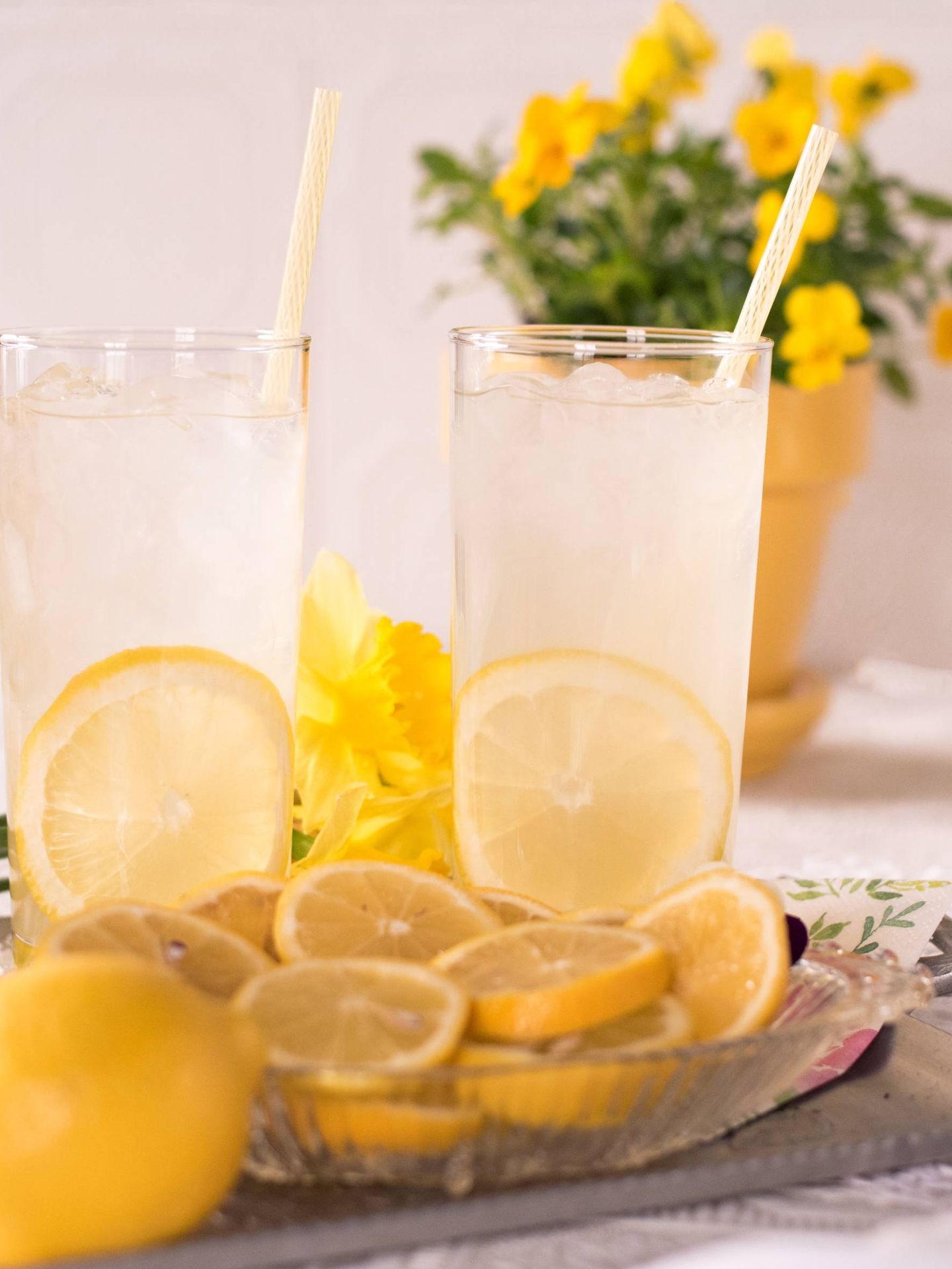 La limonada es la base de la dieta de la dieta del limón. (Charity Beth Long para Unsplash)