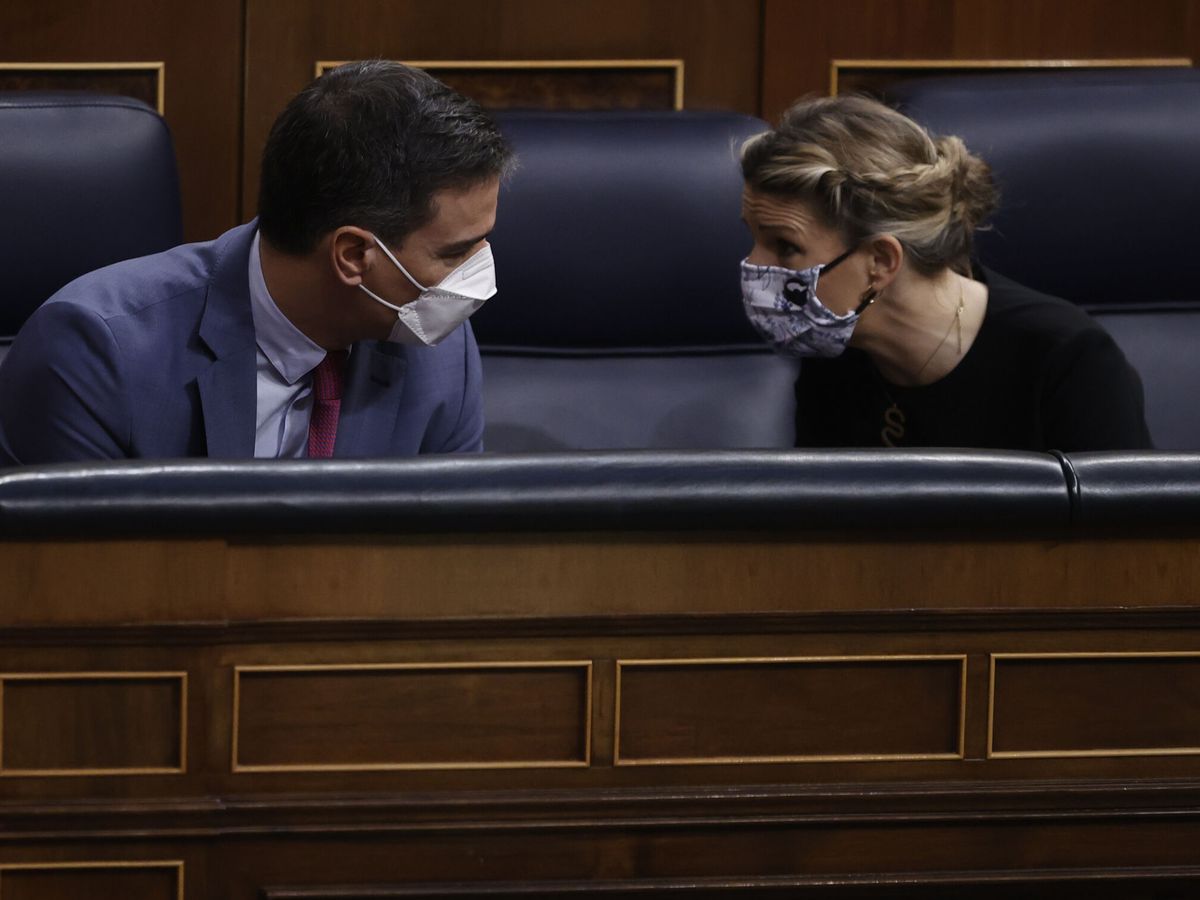 Foto: Pedro Sánchez y Yolanda Díaz, en el Congreso de los Diputados. (EFE/Emilio Naranjo)