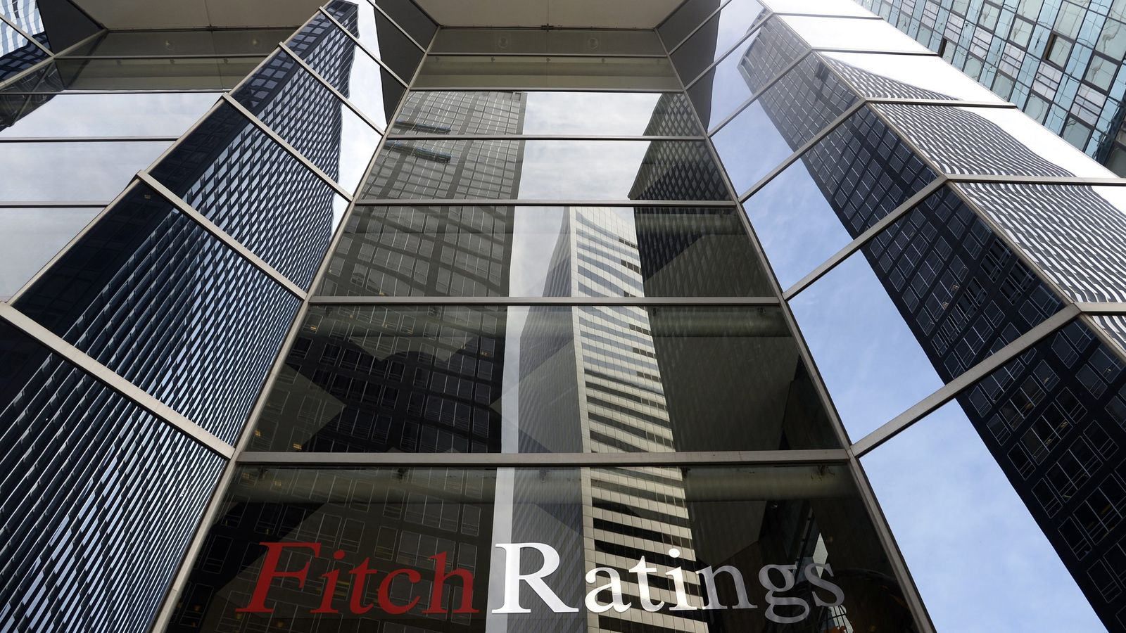 Foto: Vista exterior de las oficinas de Fitch Ratings en Nueva York. (EFE)