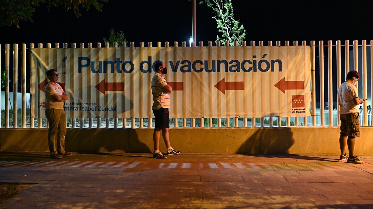 Madrid vacunará por la noche en el WiZink y en el Zendal y abre autocita para 38 y 39 años