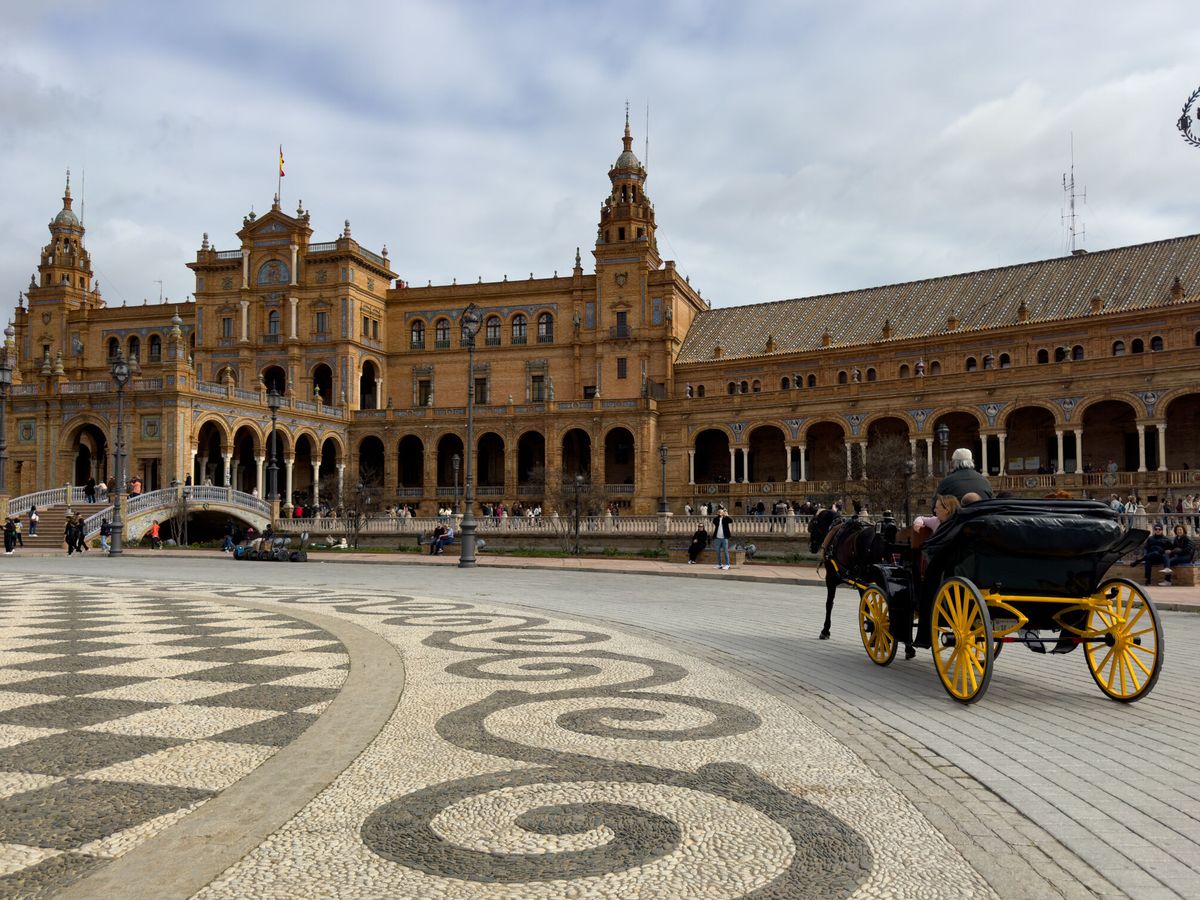 Foto: Aníbal González fue el arquitecto que proyectó la Plaza de España de Sevilla. (EFE/David Arjona)