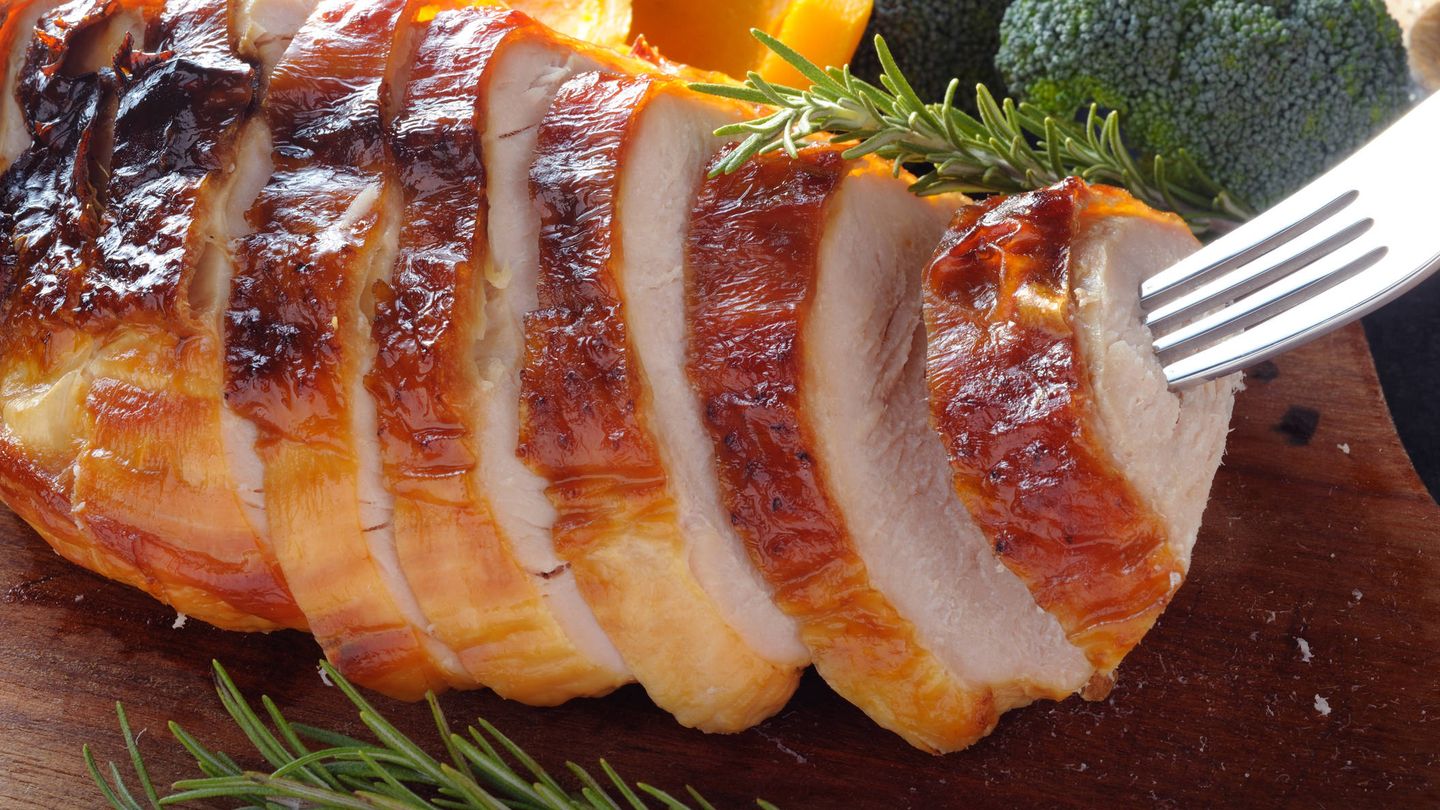 La carne de pavo contiene solo un 2,2% de grasa en su composición.