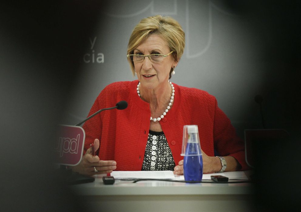 Foto: La líder de UPyD, Rosa Díez, durante la comparecencia ante los medios para valorar los resultados de las elecciones europeas. (EFE)