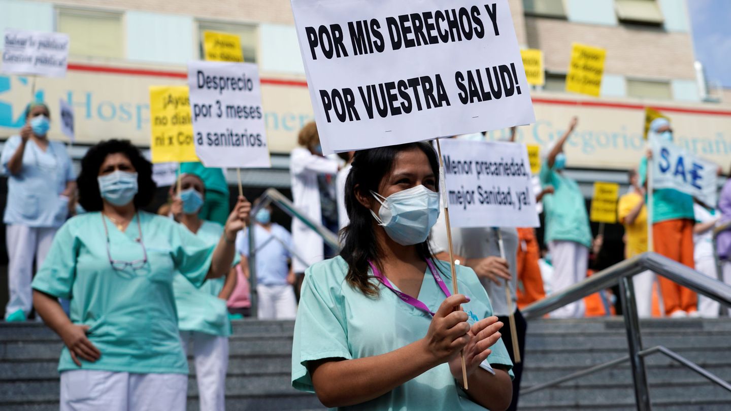 Manifestación por la mejora de las condiciones laborales del personal sanitario del Hospital Gregorio Marañón, en Madrid. (Reuters)