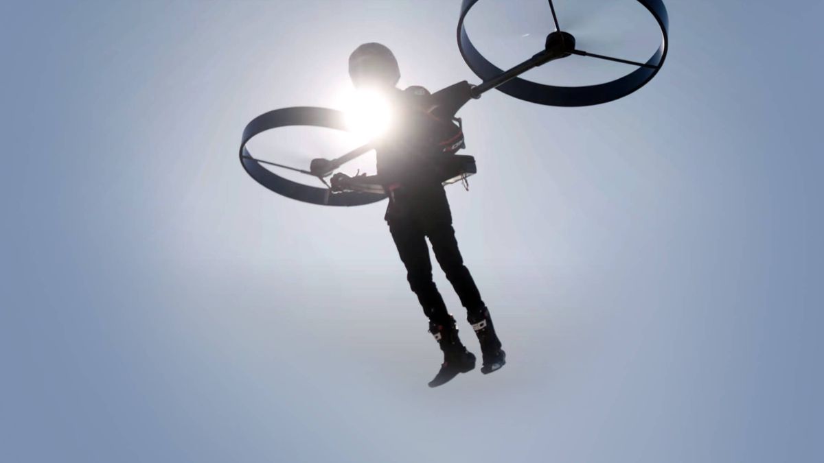 La nueva mochila dron que te permite volar usando un simple 'joystick' (ACTUALIZADO)