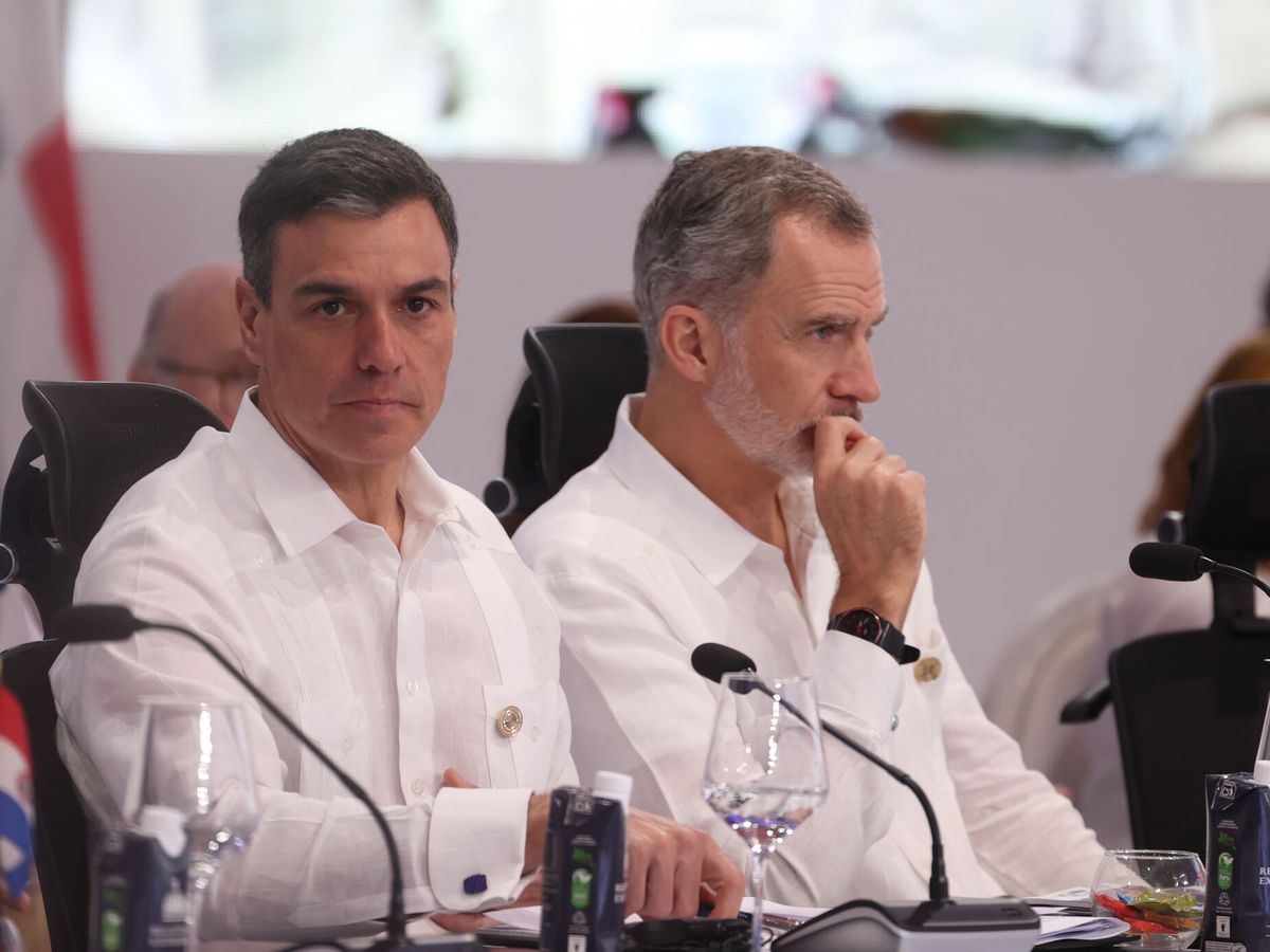 Foto: Pedro Sánchez y Felipe VI, en la XXVIII Cumbre Iberoamericana de Jefes de Estado y de Gobierno. (EFE/Orlando Barría)