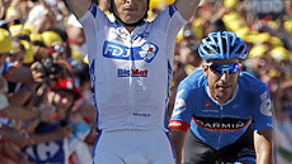 Pierrick Fèdrigo gana la decimoquinta etapa y Wiggins sigue como líder
