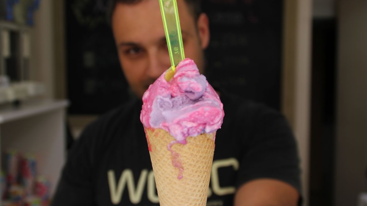 El emprendedor español que inventó el helado que cambia de color