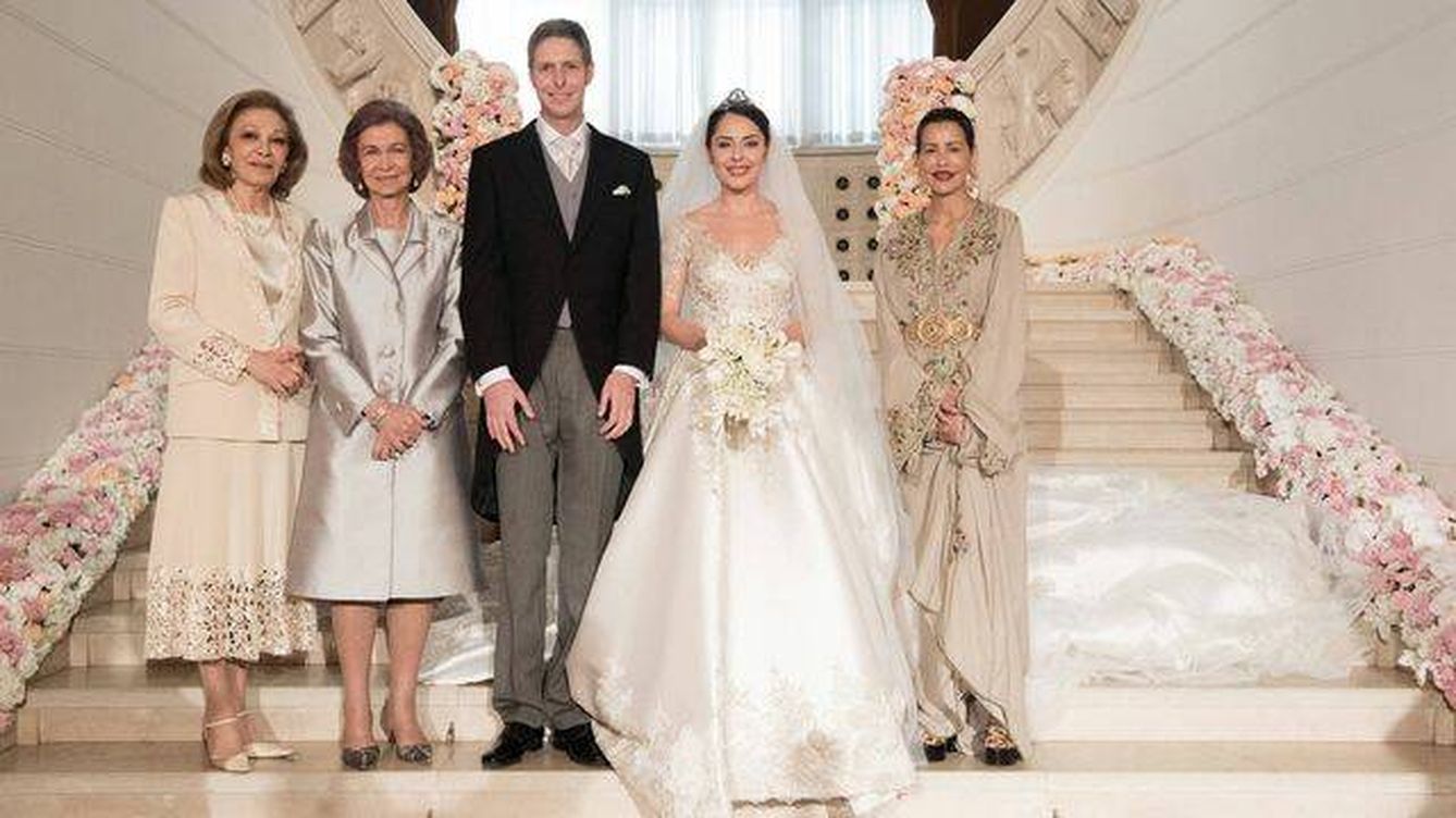 El día de su boda, con Farah Diba, la reina Sofía y Lalla Meryem de Marruecos. (Casa Real albanesa)