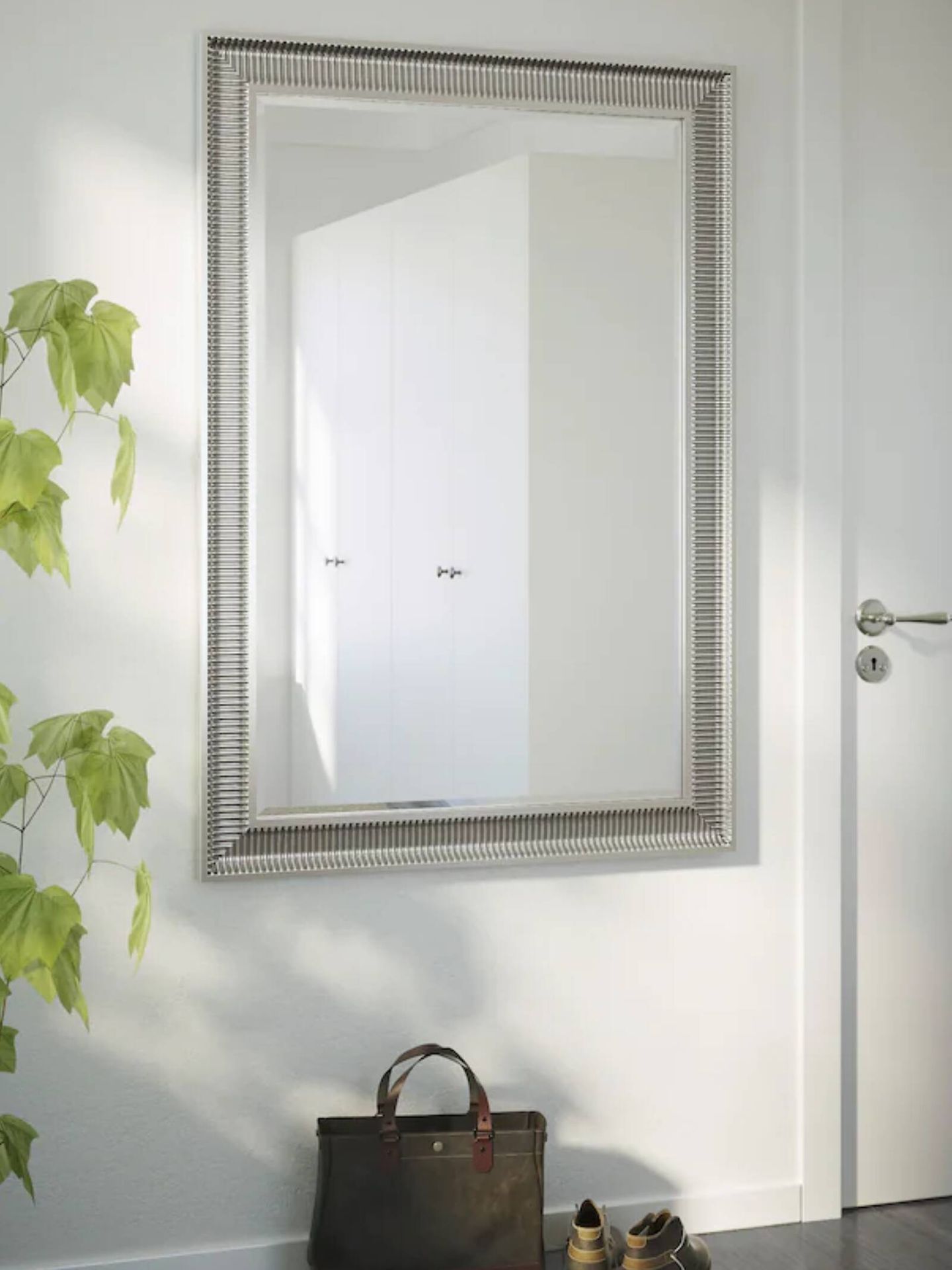 Espejos de Ikea para baños pequeños. (Cortesía)