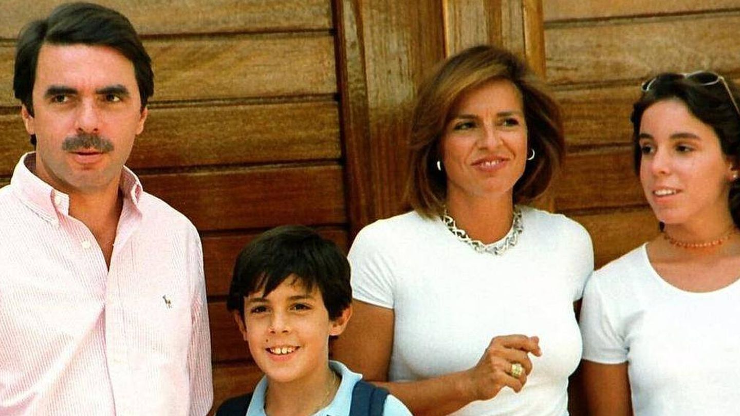 Los Aznar en Oropesa en 1998. (Efe)