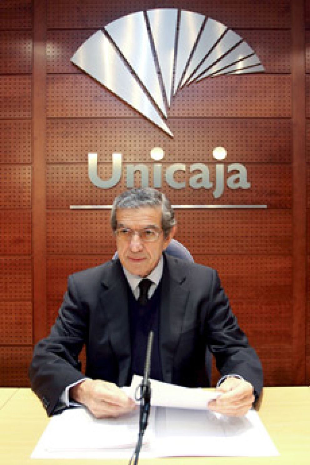 Foto: Medel estará 25 años como presidente de Unicaja gracias a la nueva Ley de Cajas
