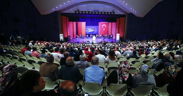 Foto: Vista general de un discurso del ministro de Economía turco, Nihat Zeybekci, en Leverkusen, Alemania. (Reuters)  
