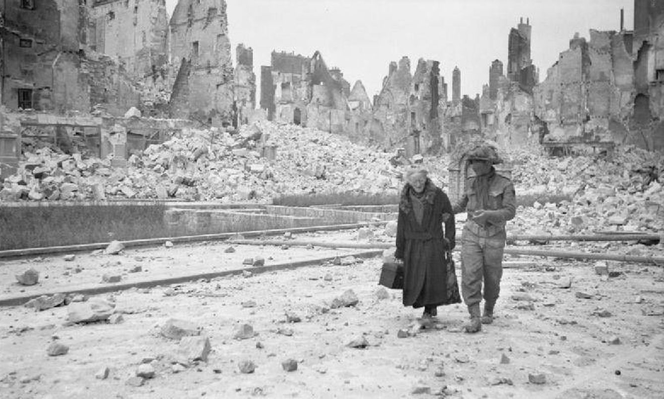 Caen, bombardeada en 1944