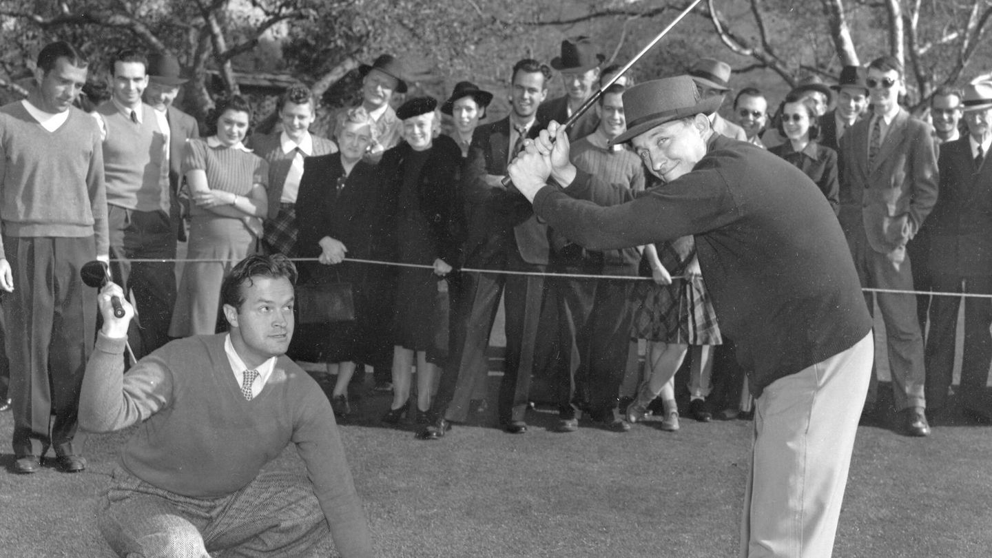 Bing Crosby jugando al golf junto a Bob Hope en la década de los 50. (CP)