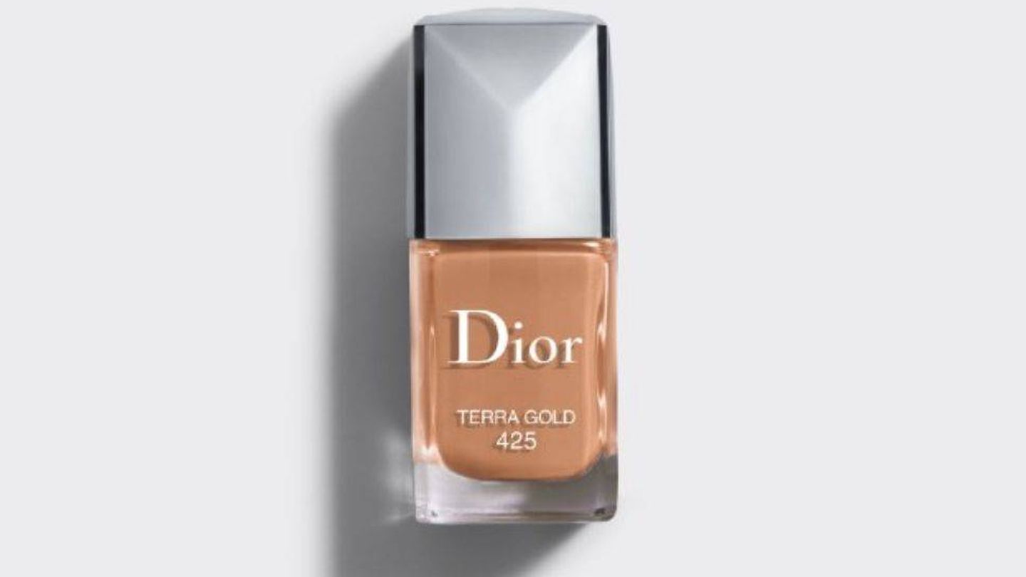Esmalte color cúrcuma de Dior.