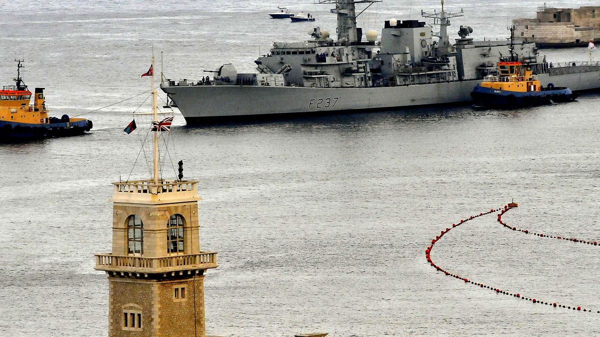 Diputados británicos exigen enviar buques de guerra a Gibraltar y expulsar a Trillo