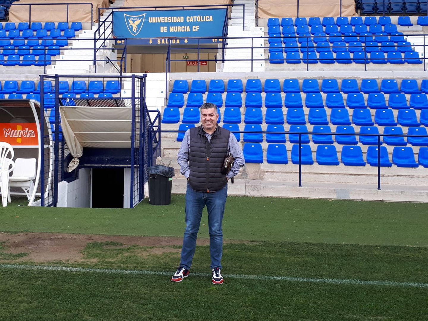 Juan Fernnado Serrano, en el estadio de la Condomina, en Murcia. (R. M.)