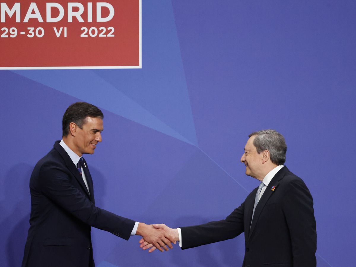 Foto: El presidente del Gobierno, Pedro Sánchez, y el primer ministro italiano, Mario Draghi. (EFE/Brais Lorenzo)
