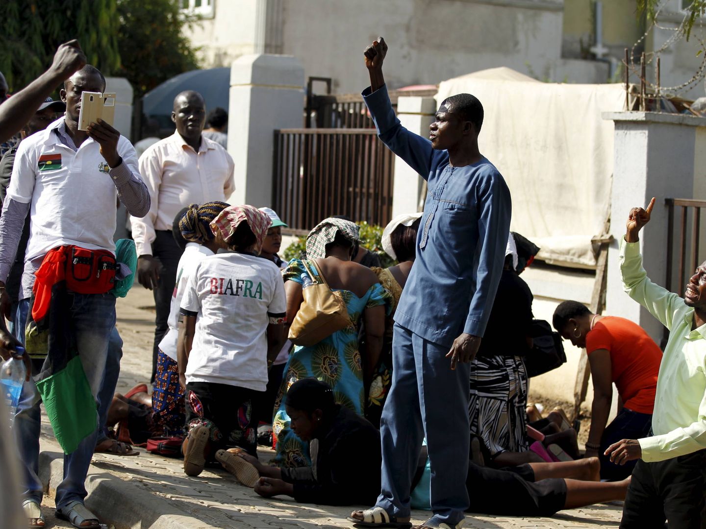 Independentistas, durante una marcha en apoyo al líder de Los Pueblos Indígenas de Biafra, Nnamdi Kanu, en Abuya. (Reuters)