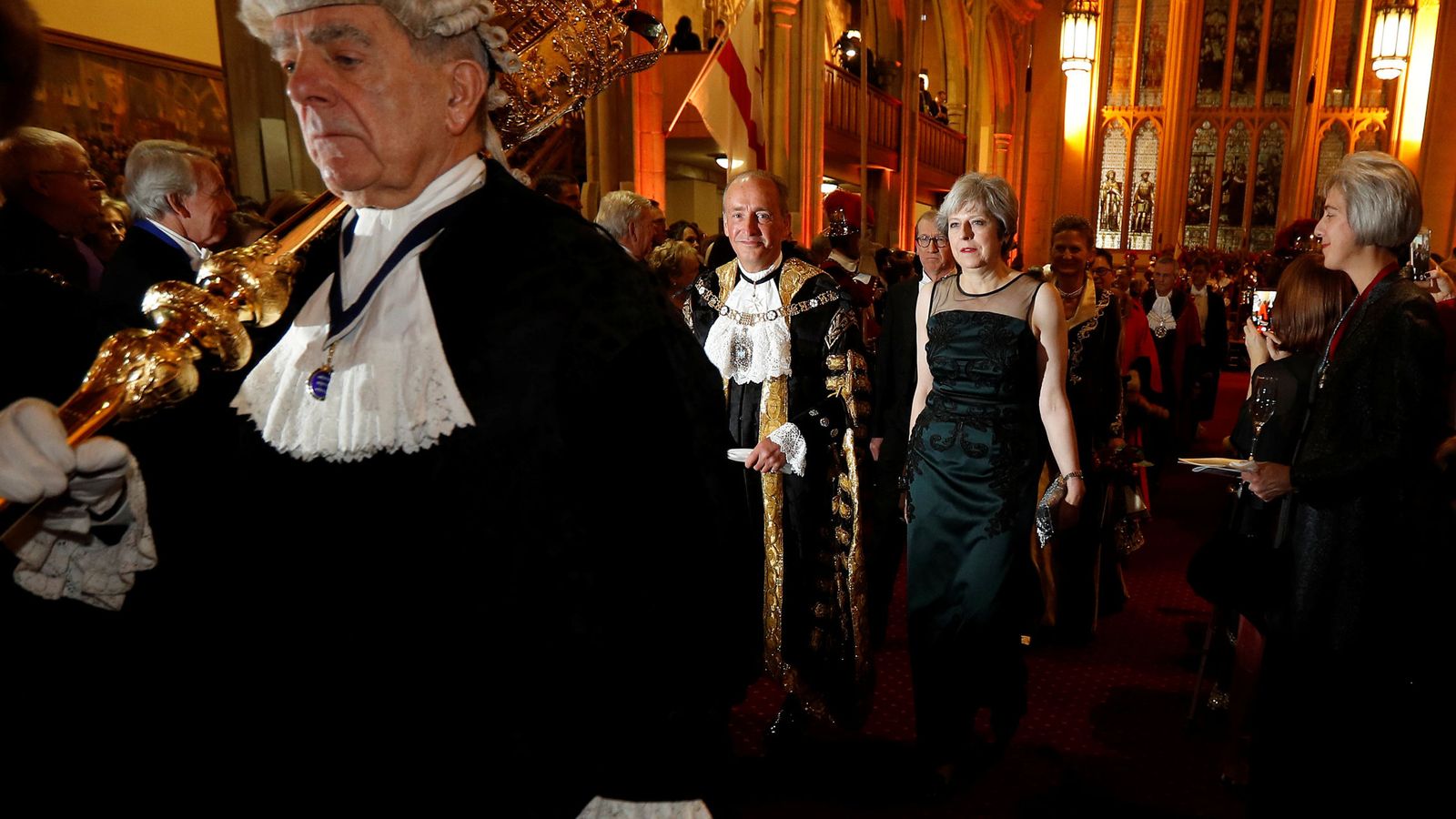 Foto: La primera ministra británica, Theresa May, durante el Lord Mayor's Banquet, en Guildhall, Londres. (Reuters) 