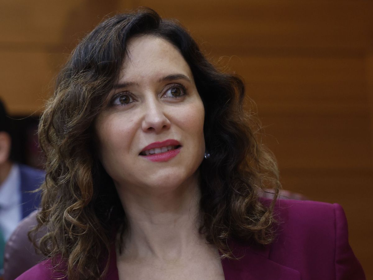 Foto: La presidenta de la Comunidad de Madrid, Isabel Díaz Ayuso, durante el pleno de la Asamblea de Madrid. (EFE/Javier Lizón)