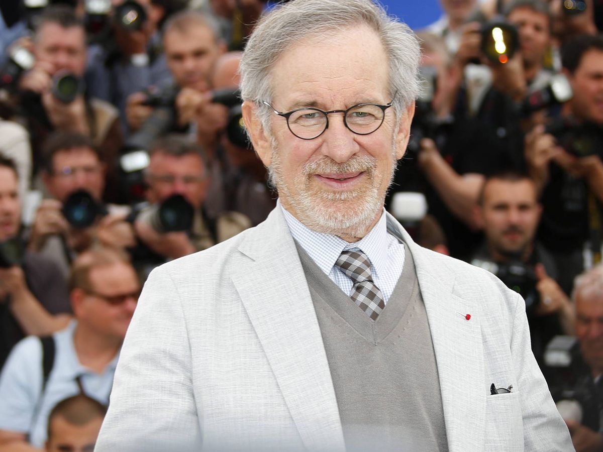 Foto: Steven Spielberg posa durante una sesión de fotos de los miembros del jurado durante la 66ª edición del Festival de Cine de Cannes. (EFE/Ian Langsdon)