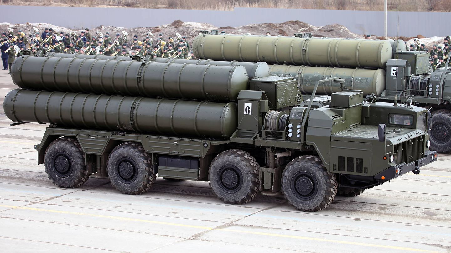 Lanzador de misiles S-400. (Vitaly V. Kuzmin)