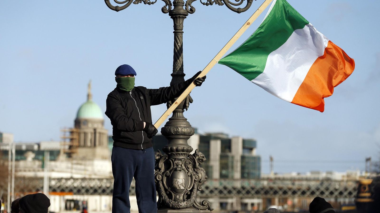 Foto: Un protestante contra la austeridad en Dublin, Ireland. (Reuters)