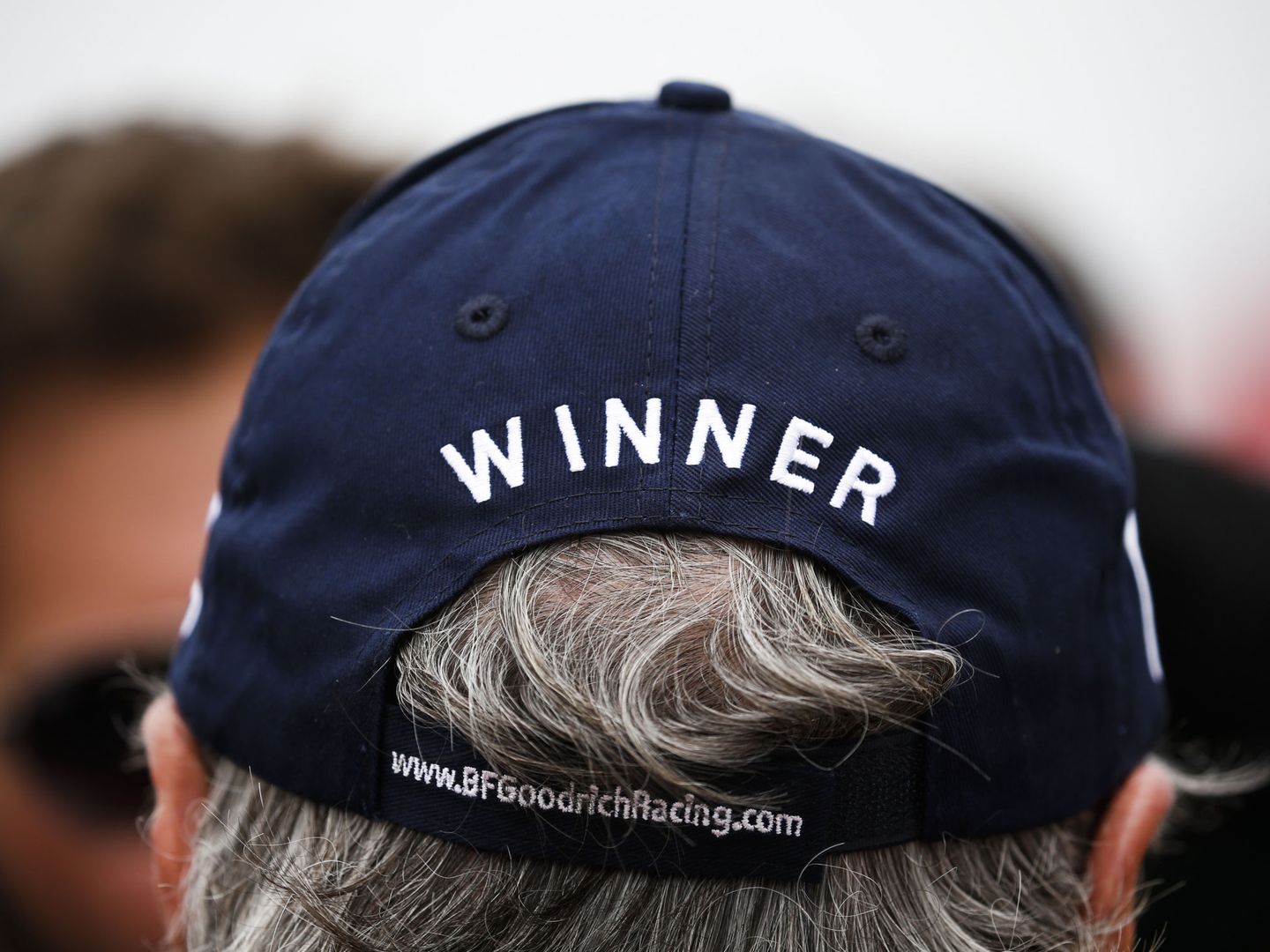 La gorra que declara ganador a Sainz. (EFE)