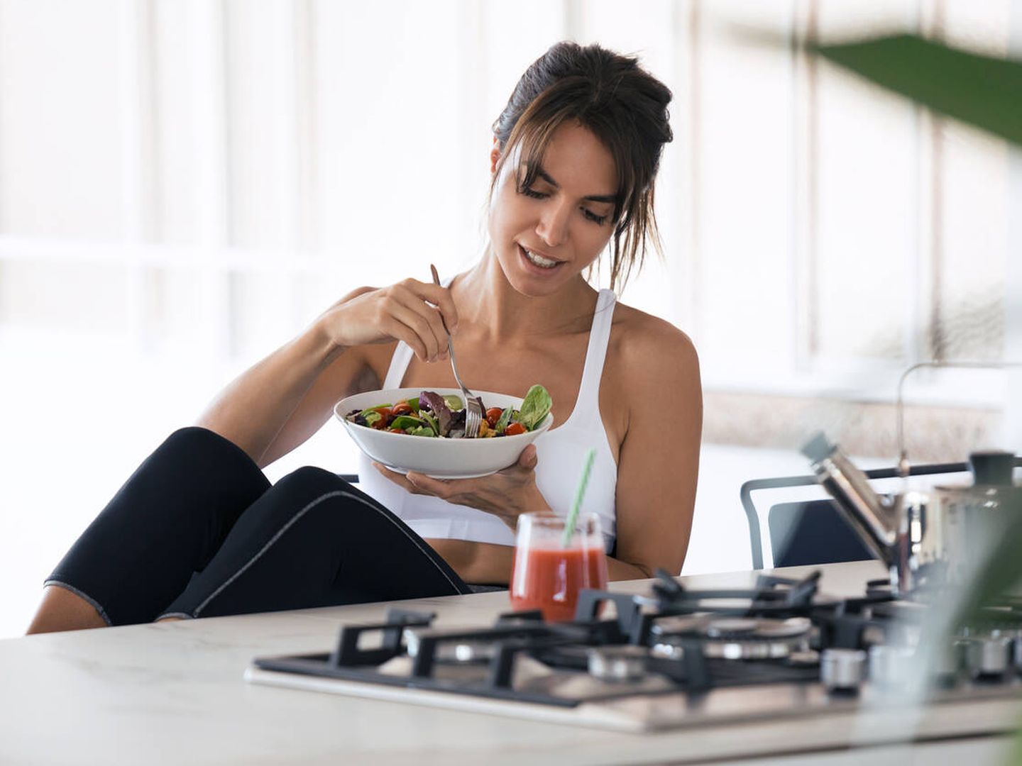 La dieta para las mujeres con SOP debería ser rica en vegetales, grasas saludables e hidratos de carbono complejos. (iStock)