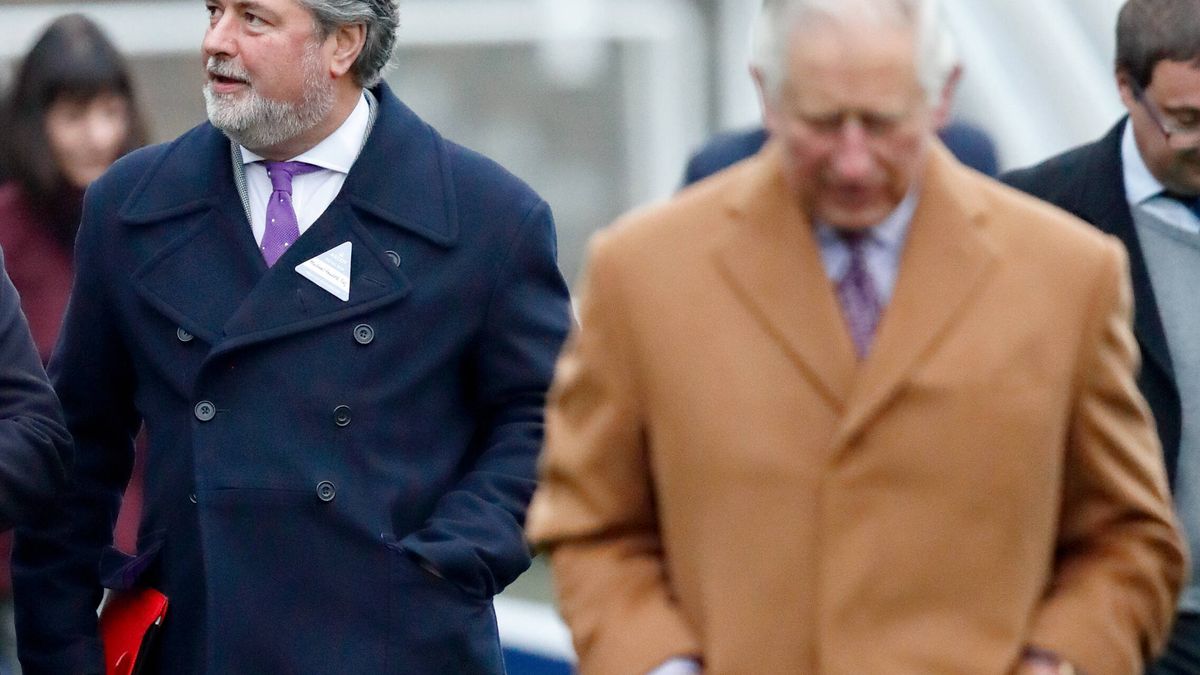 Escándalo en Inglaterra: dimite la mano derecha del príncipe Carlos 