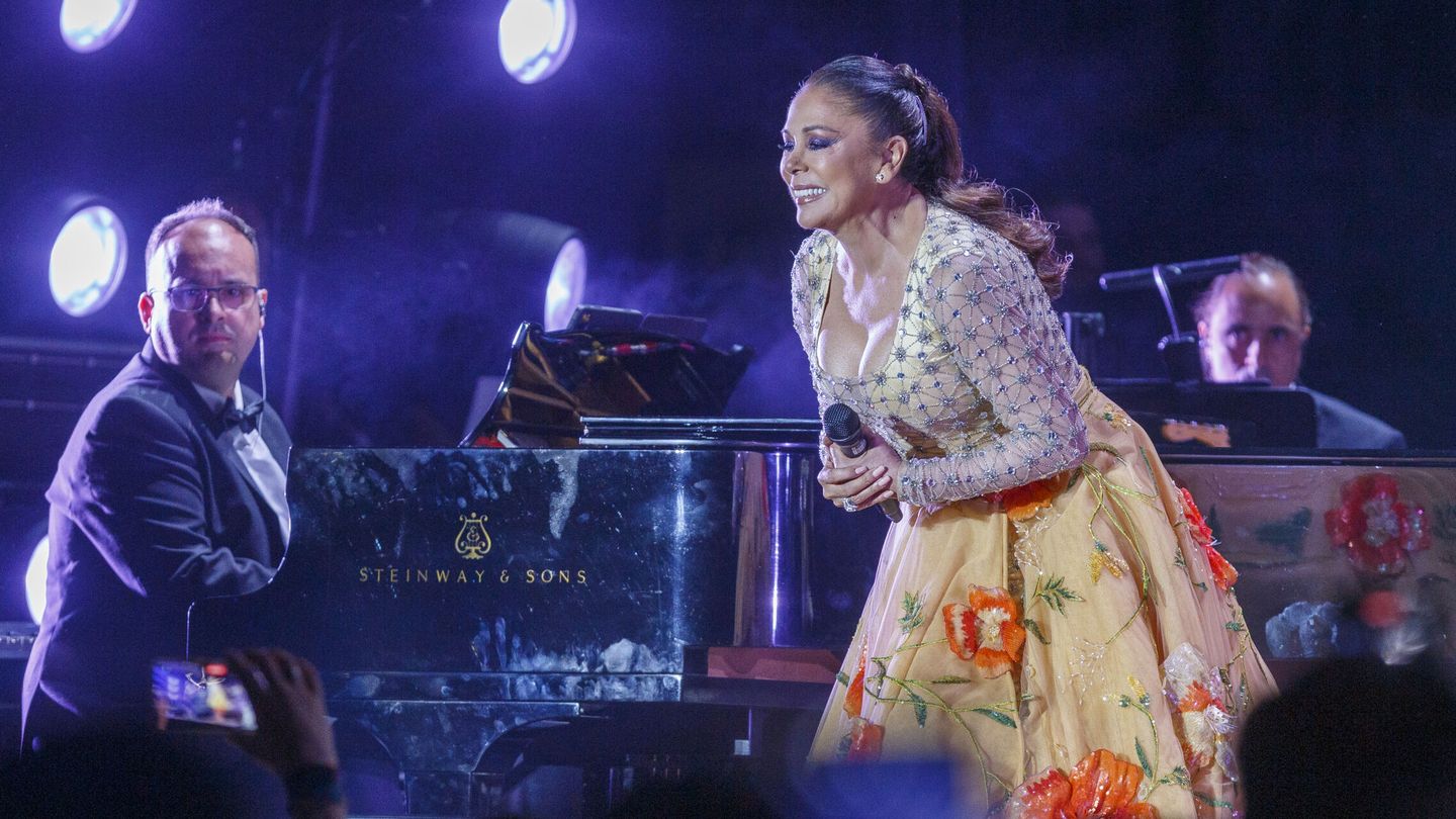Isabel Pantoja, en un concierto reciente en Zaragoza (EFE)