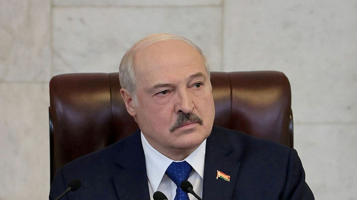 Lukashenko cierra la frontera con Ucrania para frenar el contrabando de armas
