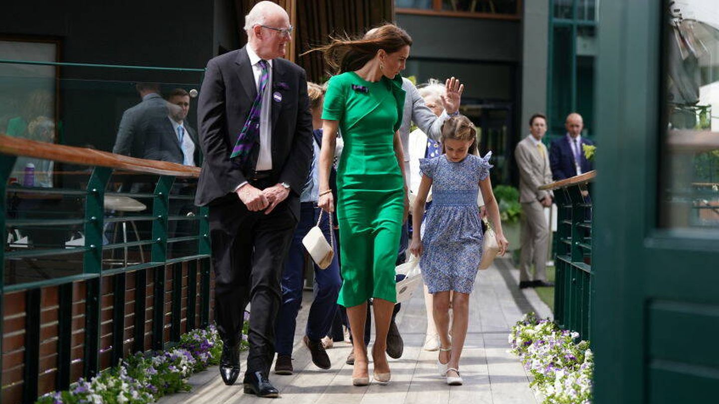 Los príncipes de Gales y sus hijos, George y Charlotte, llegando al torneo de Wimbledon. (Getty)