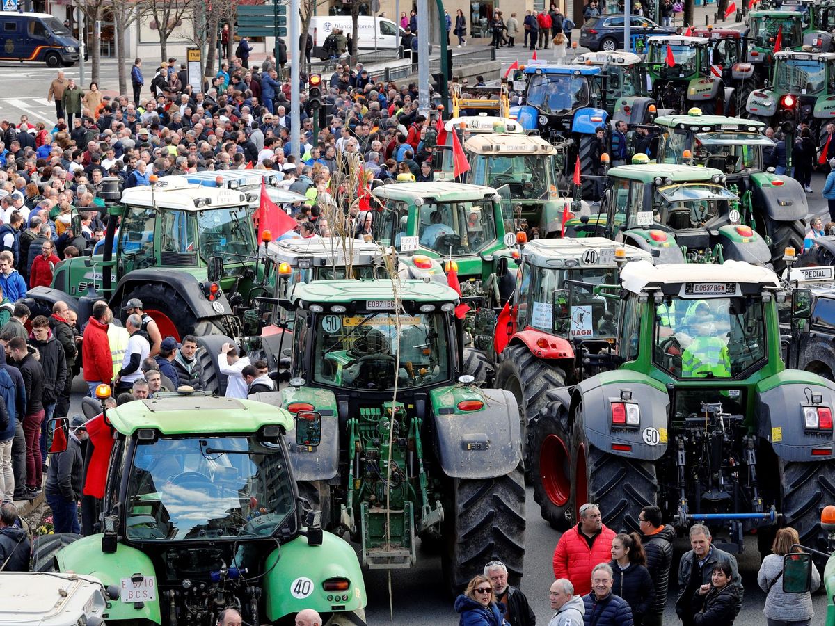 Foto: Protestas de agricultores en Pamplona. (EFE)
