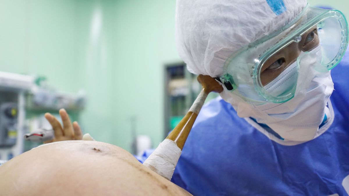 Una mujer embarazada y con coronavirus da a luz a una hija sana y sin el virus