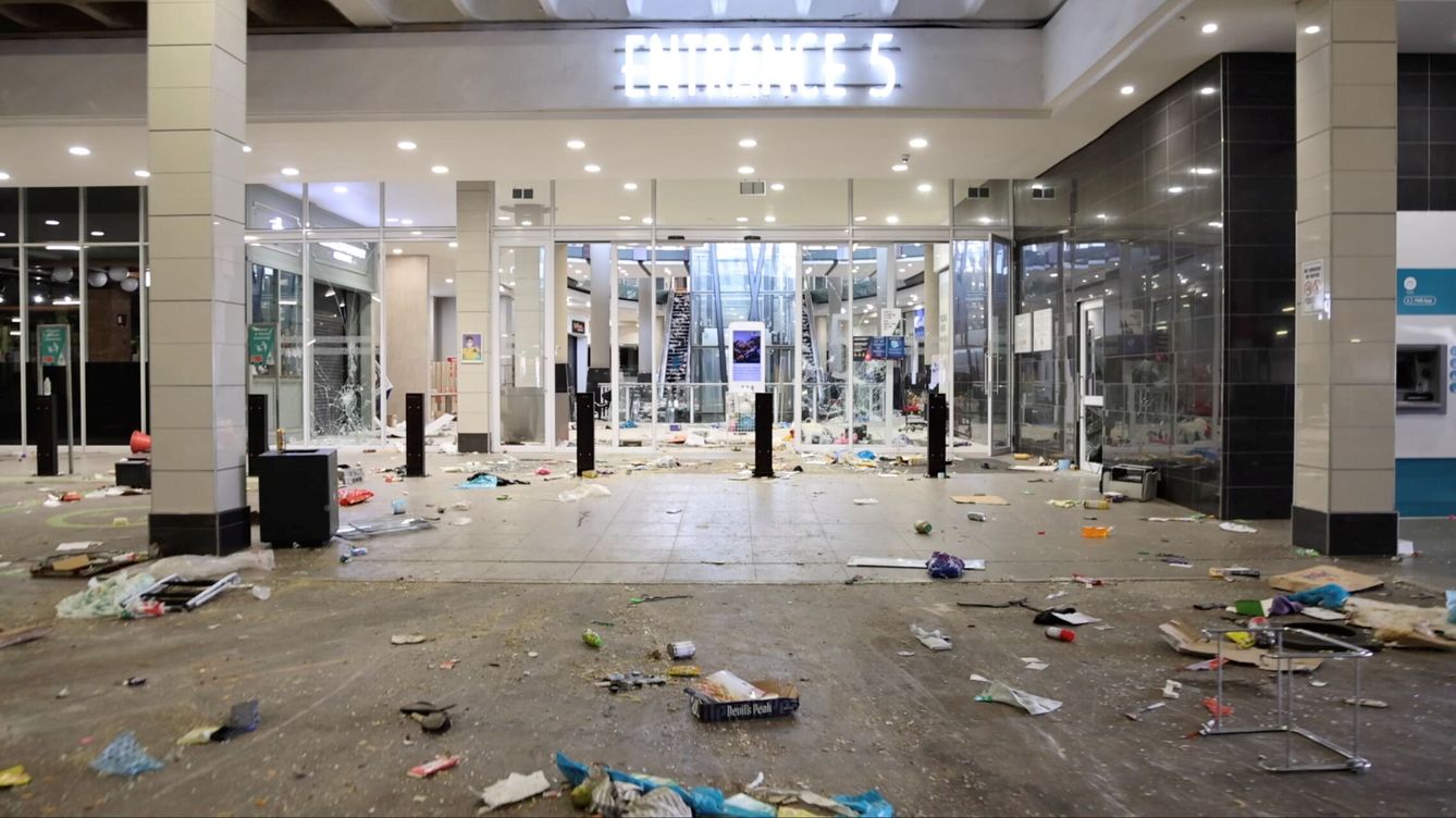 Foto: Destrozos tras las protestas en Durban, Sudáfrica. (Reuters)