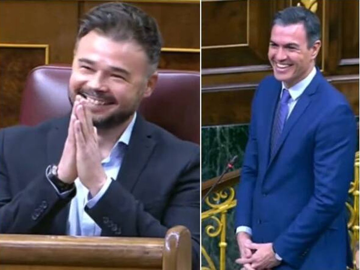 Foto: Gabriel Rufián y Pedro Sánchez se ríen en el Congreso tras el lapsus "imperdonable" del presidente