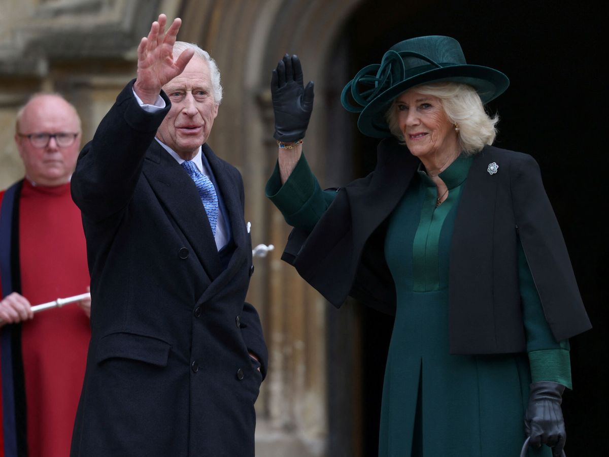 Foto: El rey Carlos III y la reina Camila, en el Domingo de Pascua. (Reuters/Hollie Adams/Pool)
