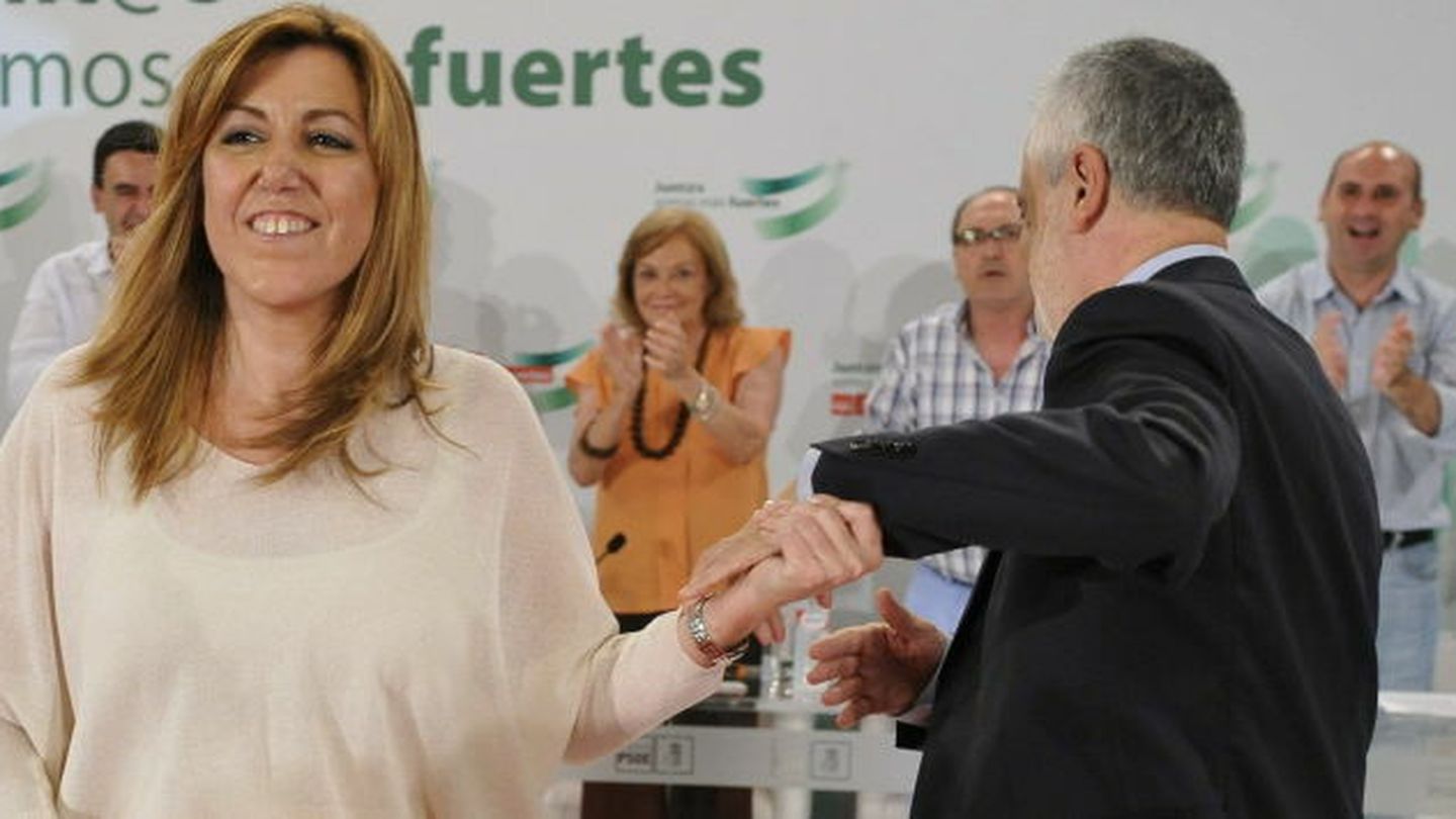 La candidata a la Presidencia de la Junta de Andalucía, Susana Díaz, y José Antonio Griñán. (EFE)