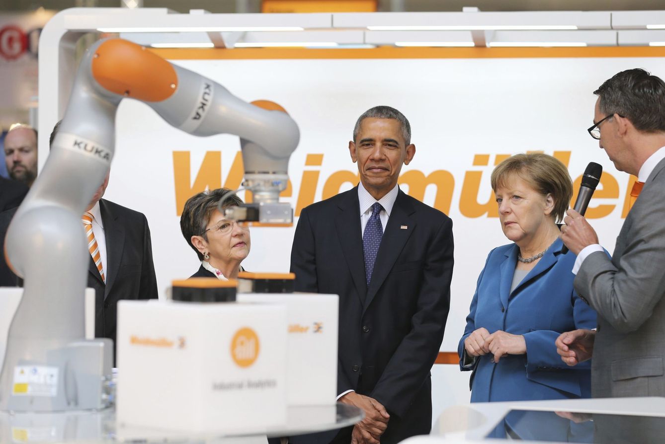 La Canciller Angela Merkel y el Presidente Barack Obama durante la Feria Messe de Hannover, Alemania, el 25 de abril de 2016 (EFE)