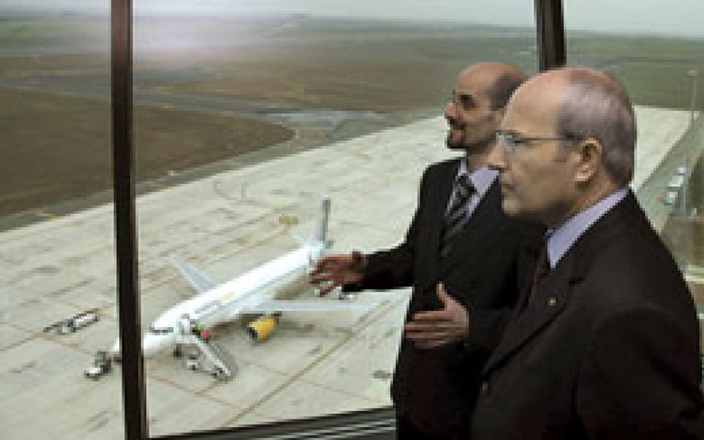 Foto: José Montilla inaugura el aeropuerto  de Lleida-Alguaire