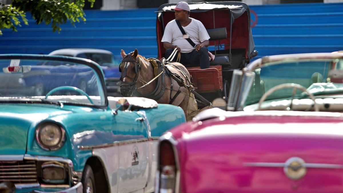 Cuba autoriza la venta de automóviles en divisas para paliar la crisis de liquidez