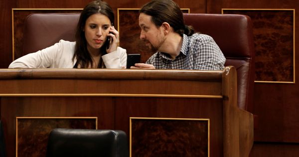 Foto: Pablo Iglesias e Irene Montero, juntos en el Congreso. (Reuters)