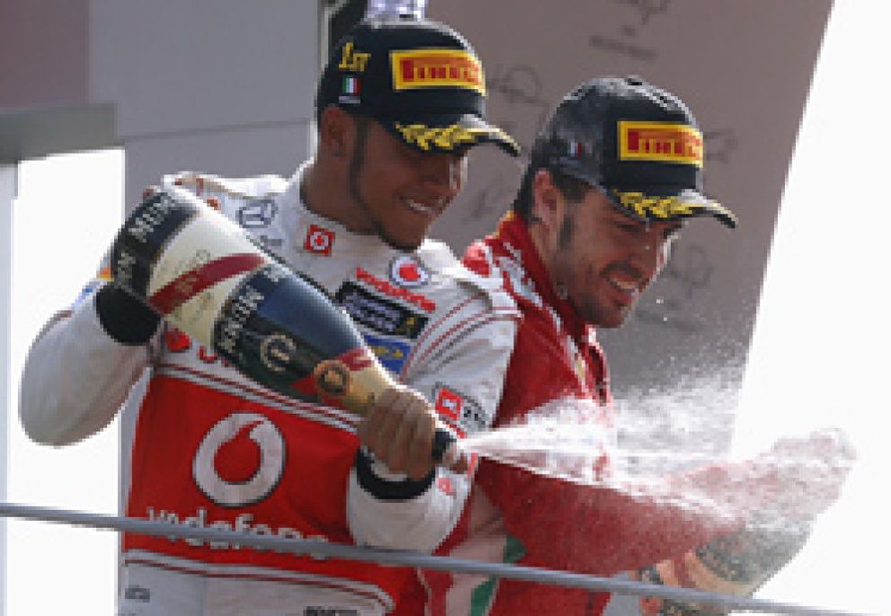 Foto: Hamilton gana el GP de Italia y Alonso, tercero, es más líder del Mundial