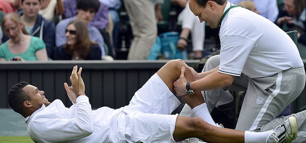 Foto: La 'pista de hielo' de Wimbledon está machacando a los tenistas