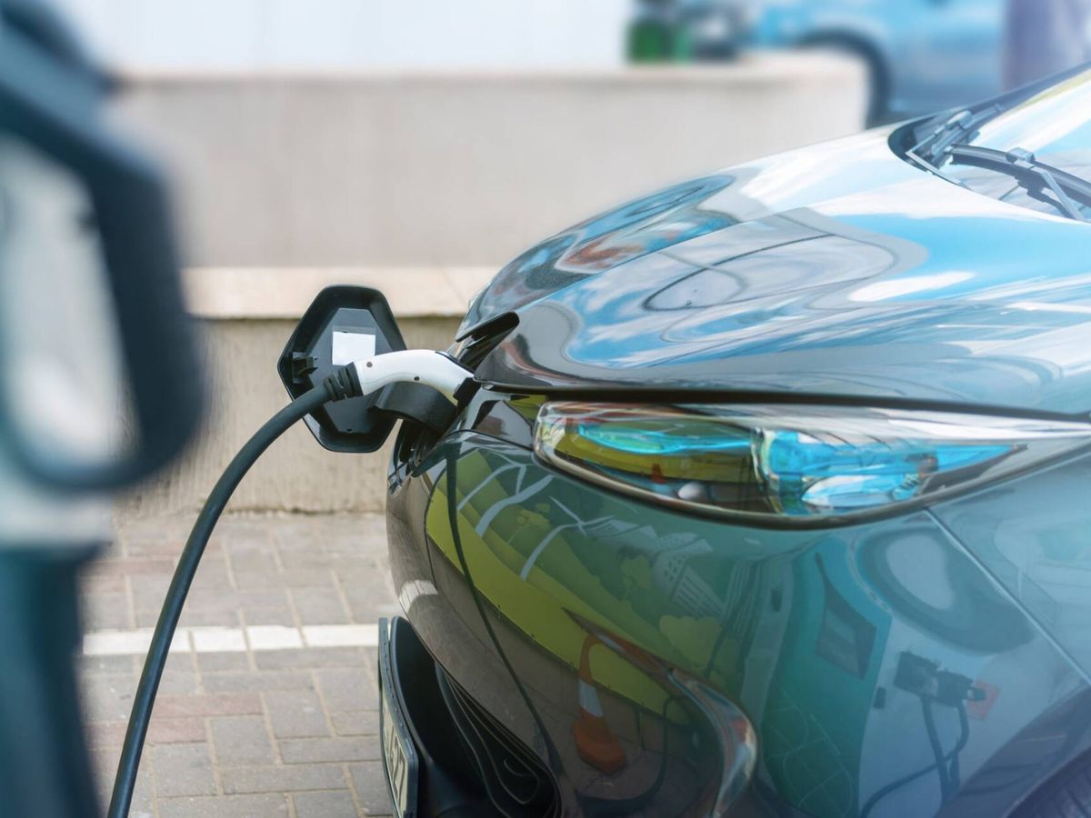 Foto: El 4,4% de los coches vendidos en septiembre en nuestro país eran eléctricos puros; y el 5,5% eran híbridos enchufables.