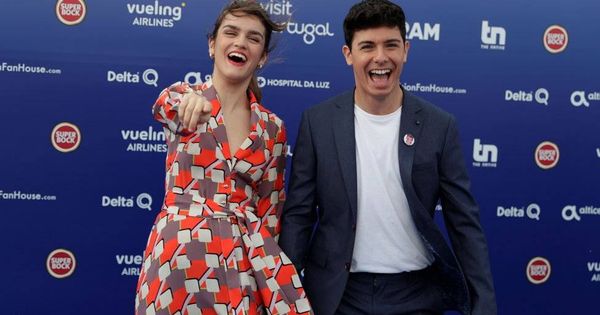 Foto: Amaia y Alfred posan sonrientes en la alfombra azul del Festival de Eurovisión 2018. (RTVE)