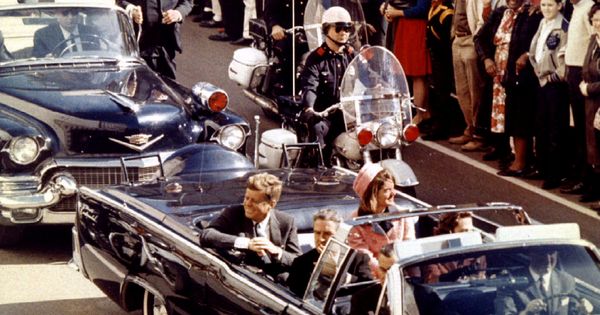 Foto: El presidente John F. Kennedy y la primera dama Jacqueline Kennedy, el día de su asesinato en Dallas. (Reuters)